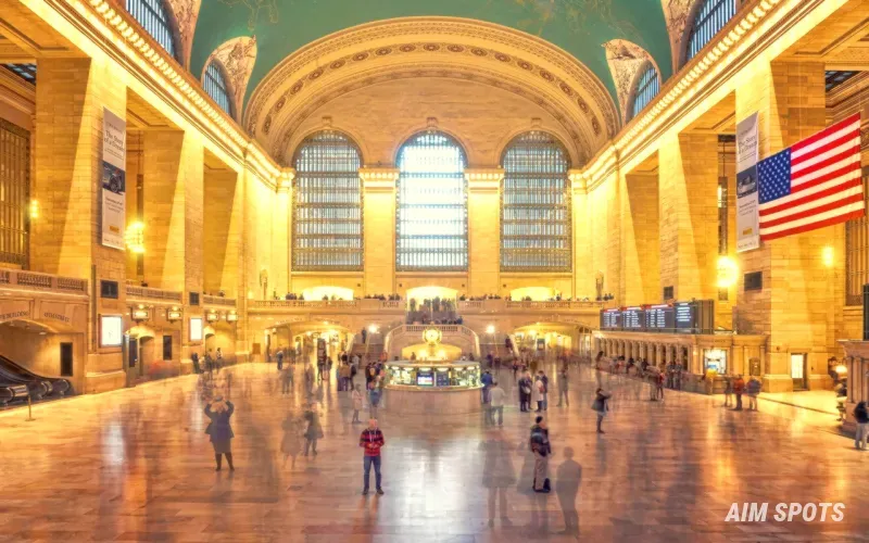 Grand Central Terminal clock and interior